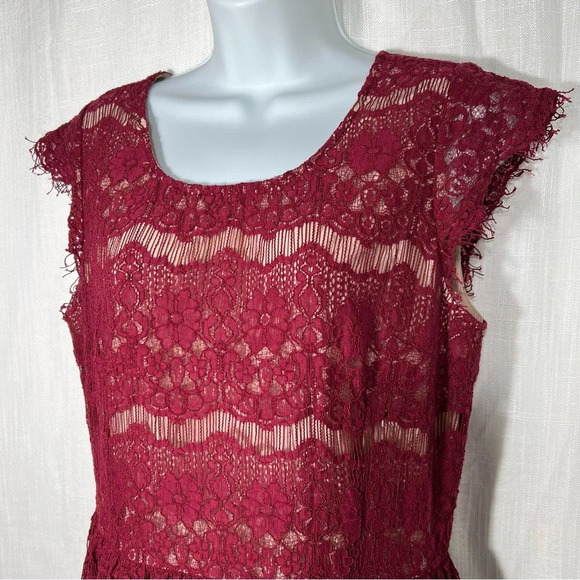 Anthropologie Maeve Elsa Burgundy Red Lace Peplum Sheath Cap Sleeve Dress Sz L - Picture 5 of 8
